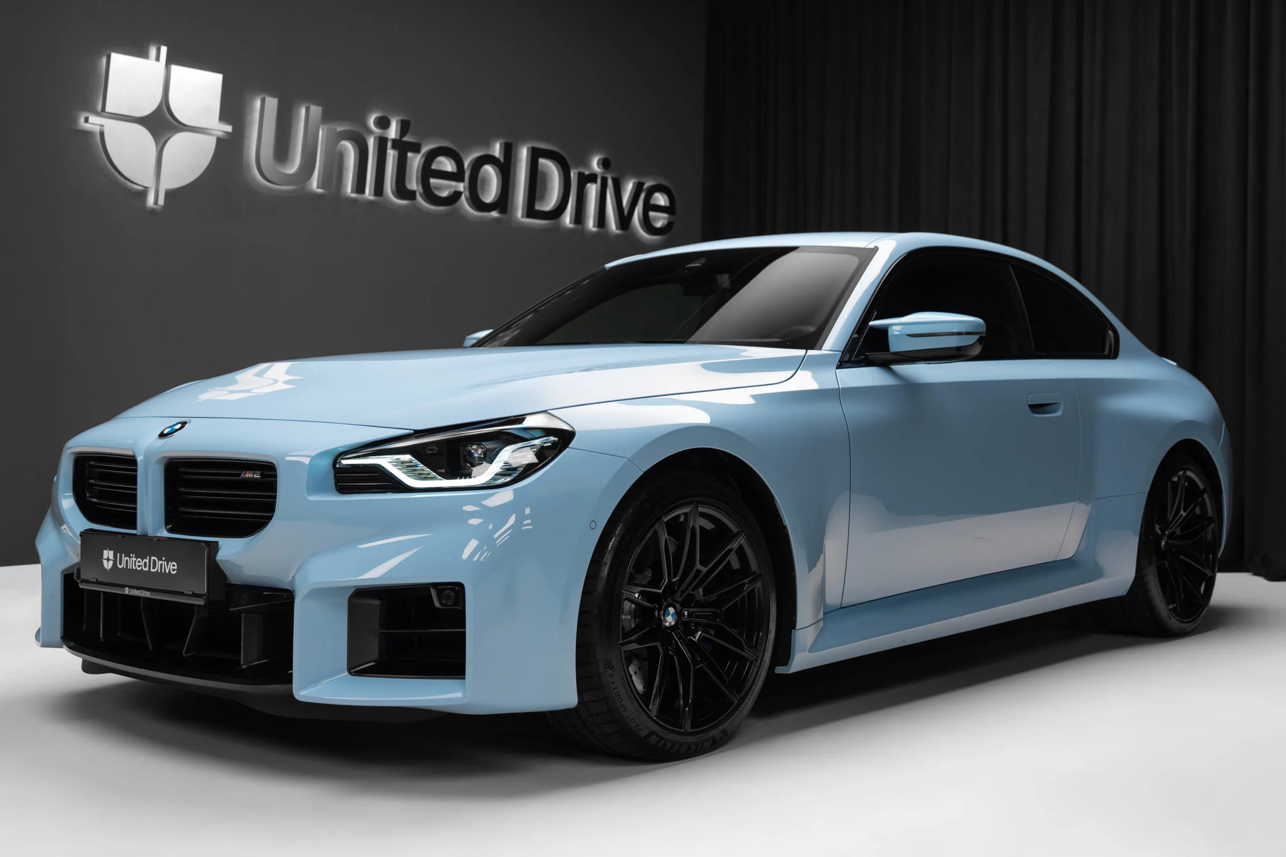 2023 BMW M2 angeboten von einem Fachhändler in Voluntari, Rumänien, Hauptfoto
