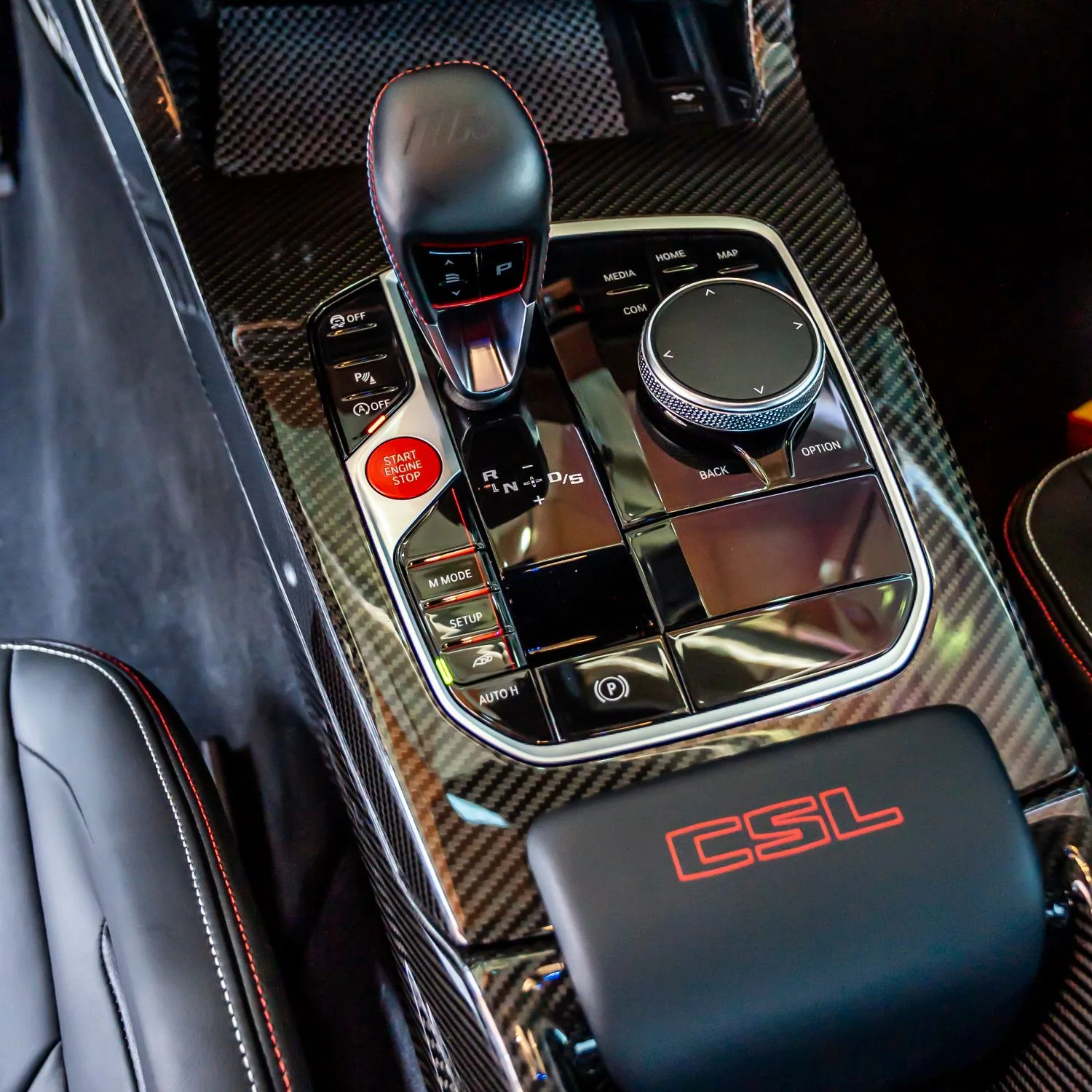 2023 BMW M4 CSL offered by a specialist dealer in Dubai, United Arab Emirates, photo 10 of 30