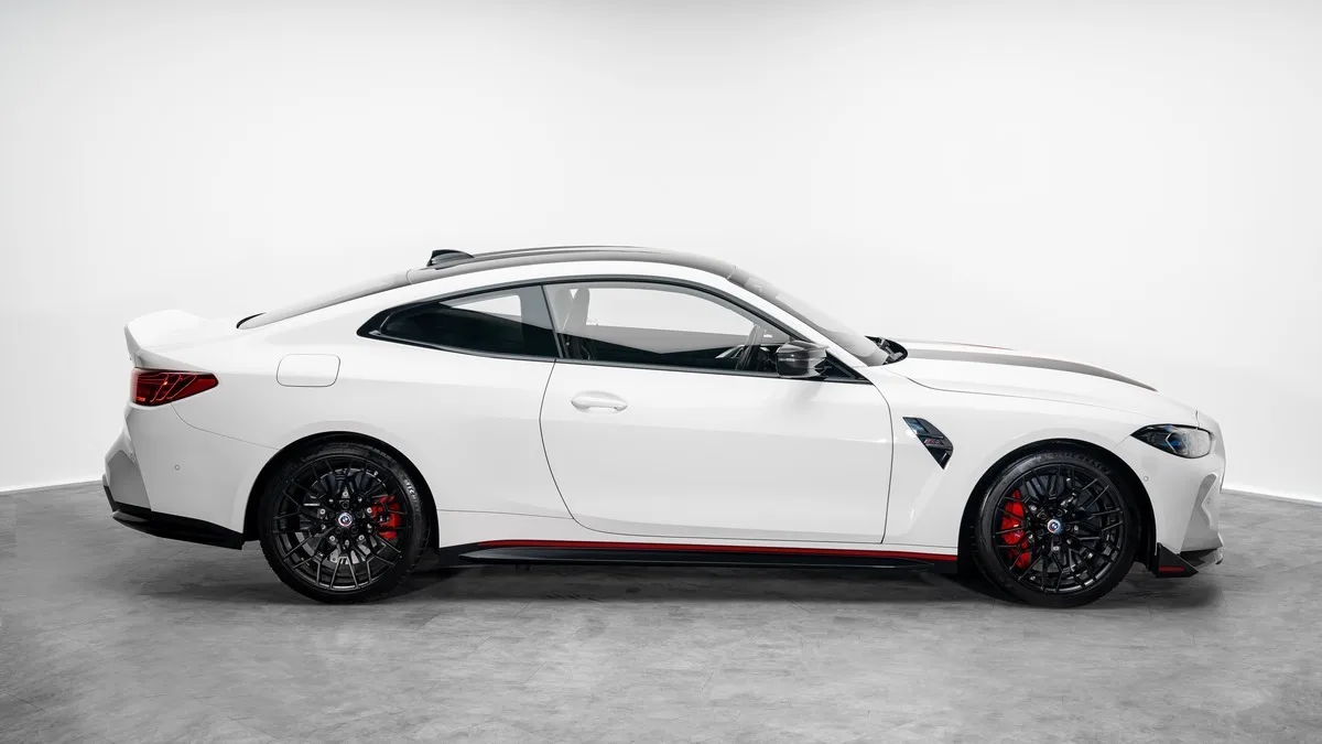 2023 BMW M4 CSL angeboten von einem Fachhändler in Dubai, Vereinigte Arabische Emirate, Foto 5 von 25