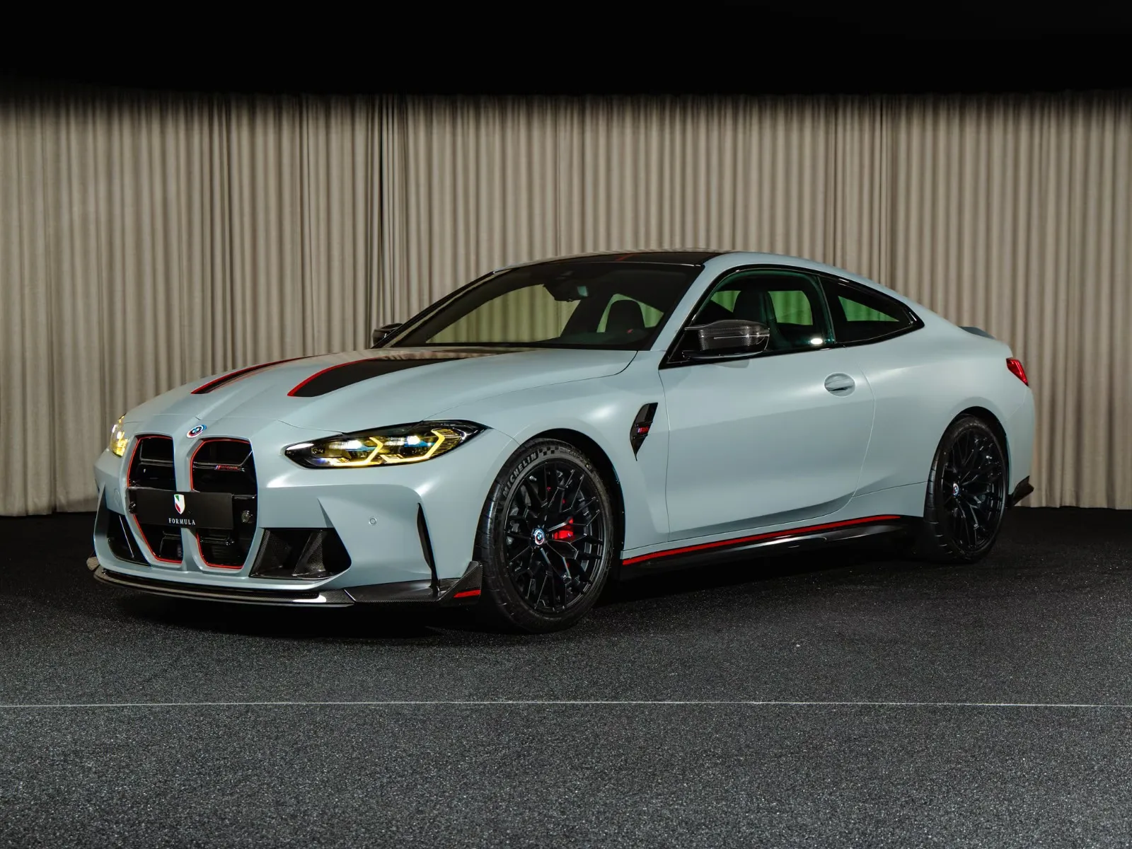 2023 BMW M4 CSL proposée par un concessionnaire spécialisé à Kongens Lyngby, Danemark, photo principale