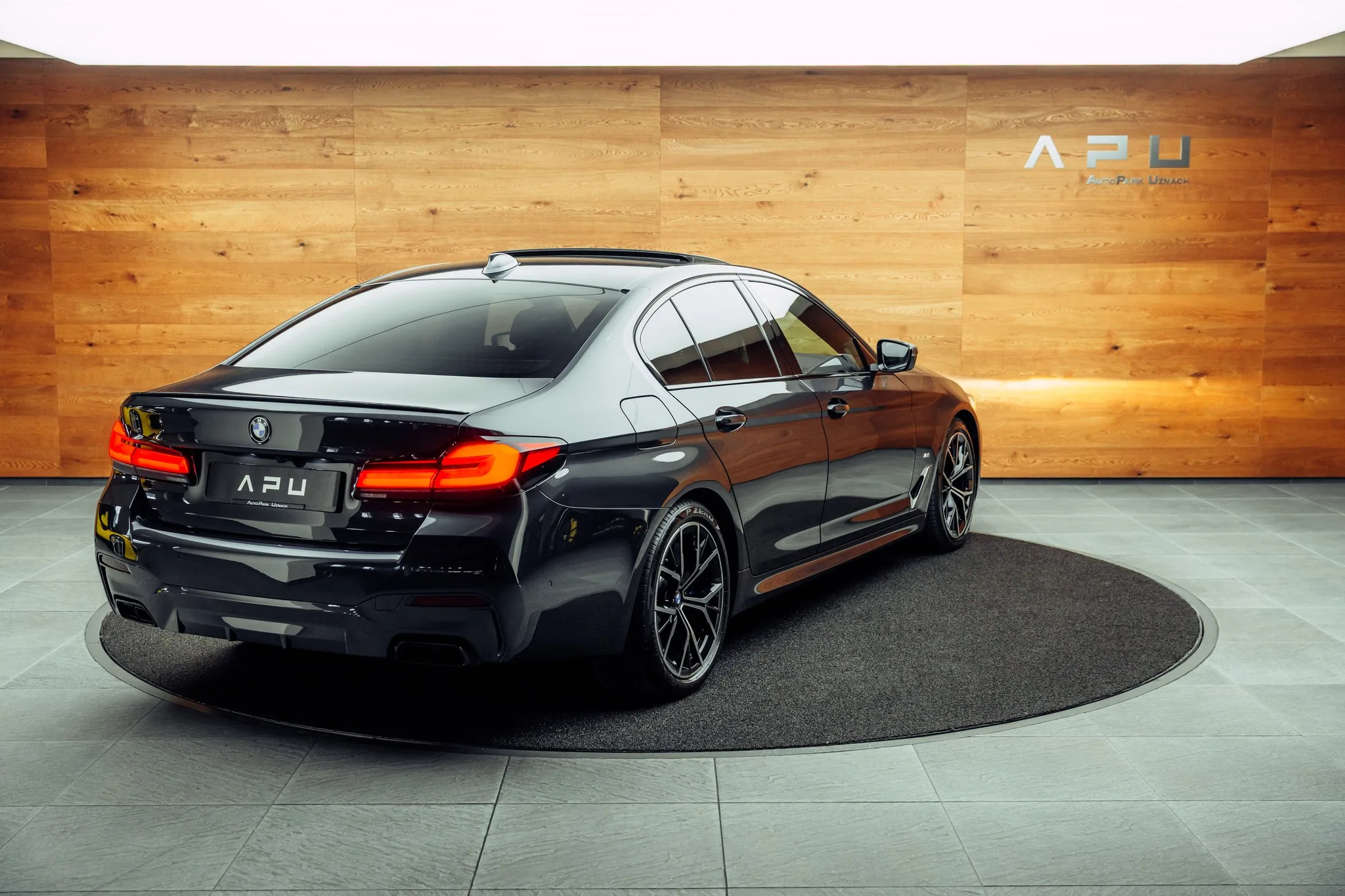 2023 BMW M550i, 2/24