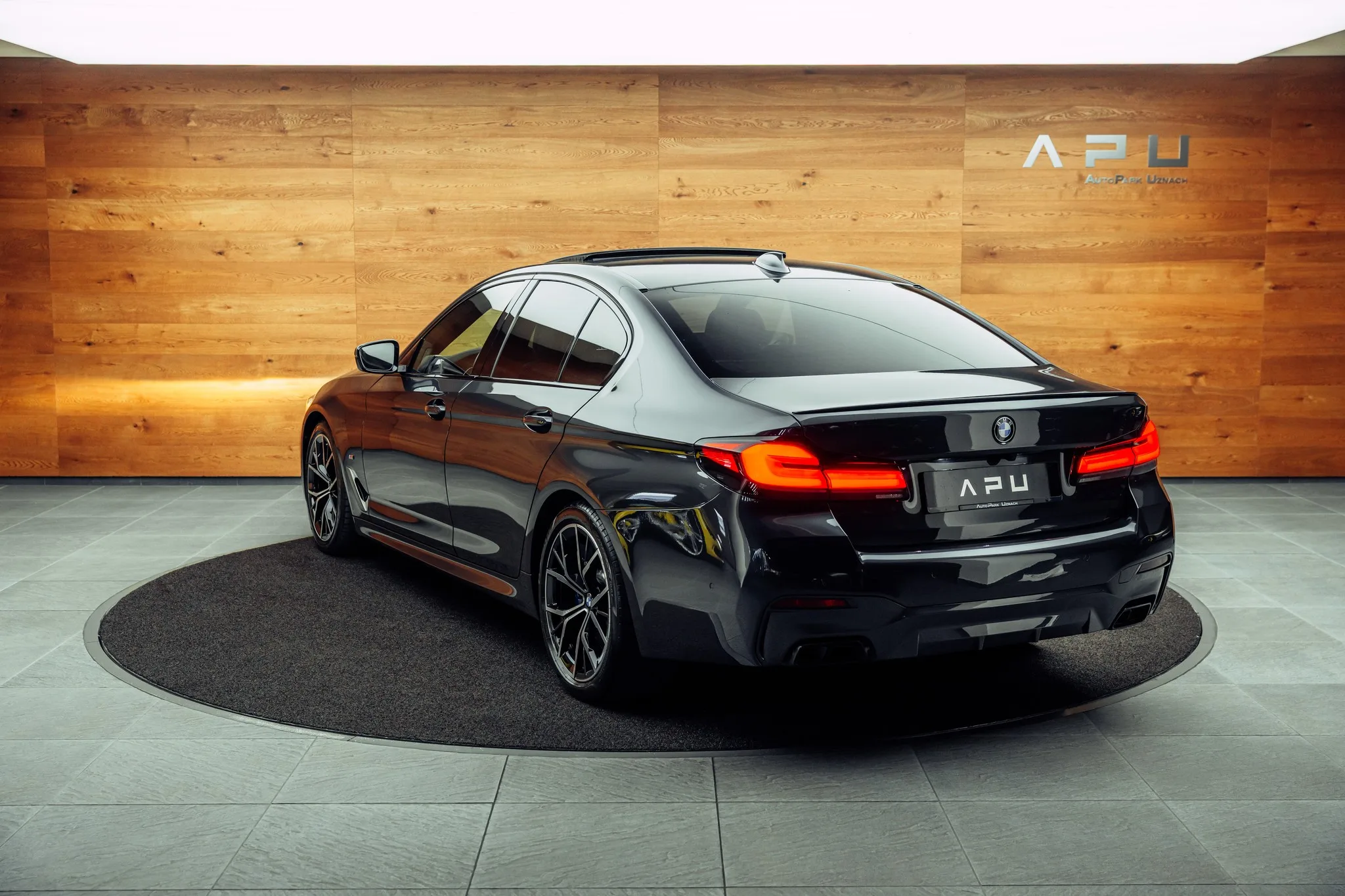 2023 BMW M550i, 3/24