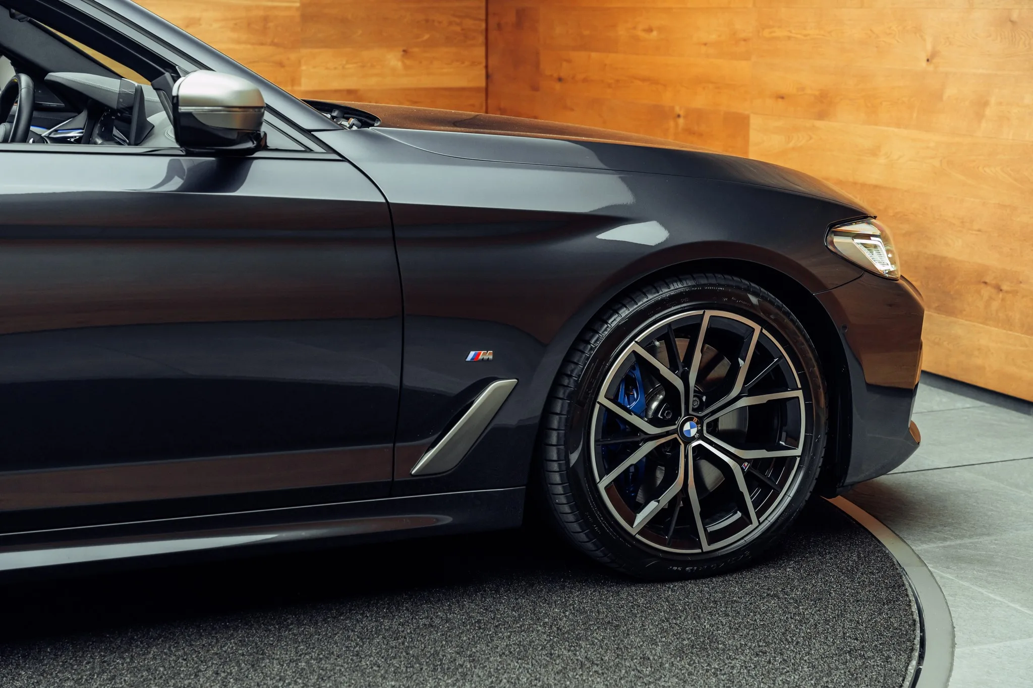 2023 BMW M550i, 24/24