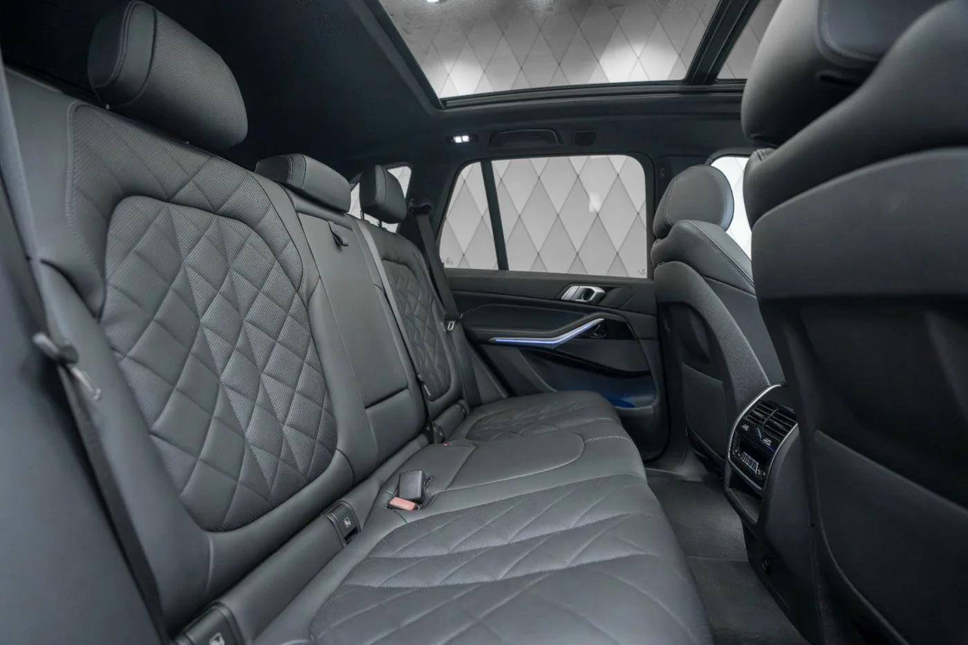 2023 BMW X5 angeboten von einem Supersportwagenhändler in Schenefeld, Deutschland, Foto 17 von 25