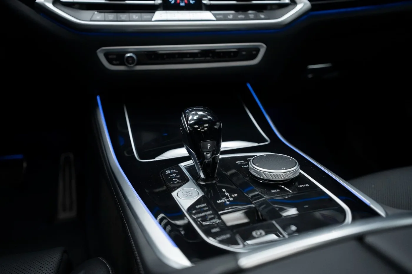 2023 BMW X5 angeboten von einem Supersportwagenhändler in Schenefeld, Deutschland, Foto 23 von 25