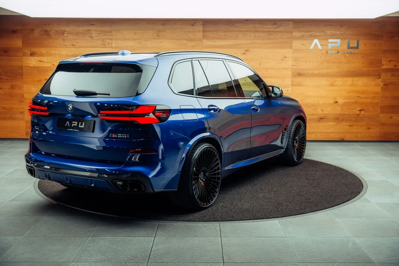 2023 BMW X5 M60i proposée par un concessionnaire spécialisé à Uznach, Suisse, photo principale