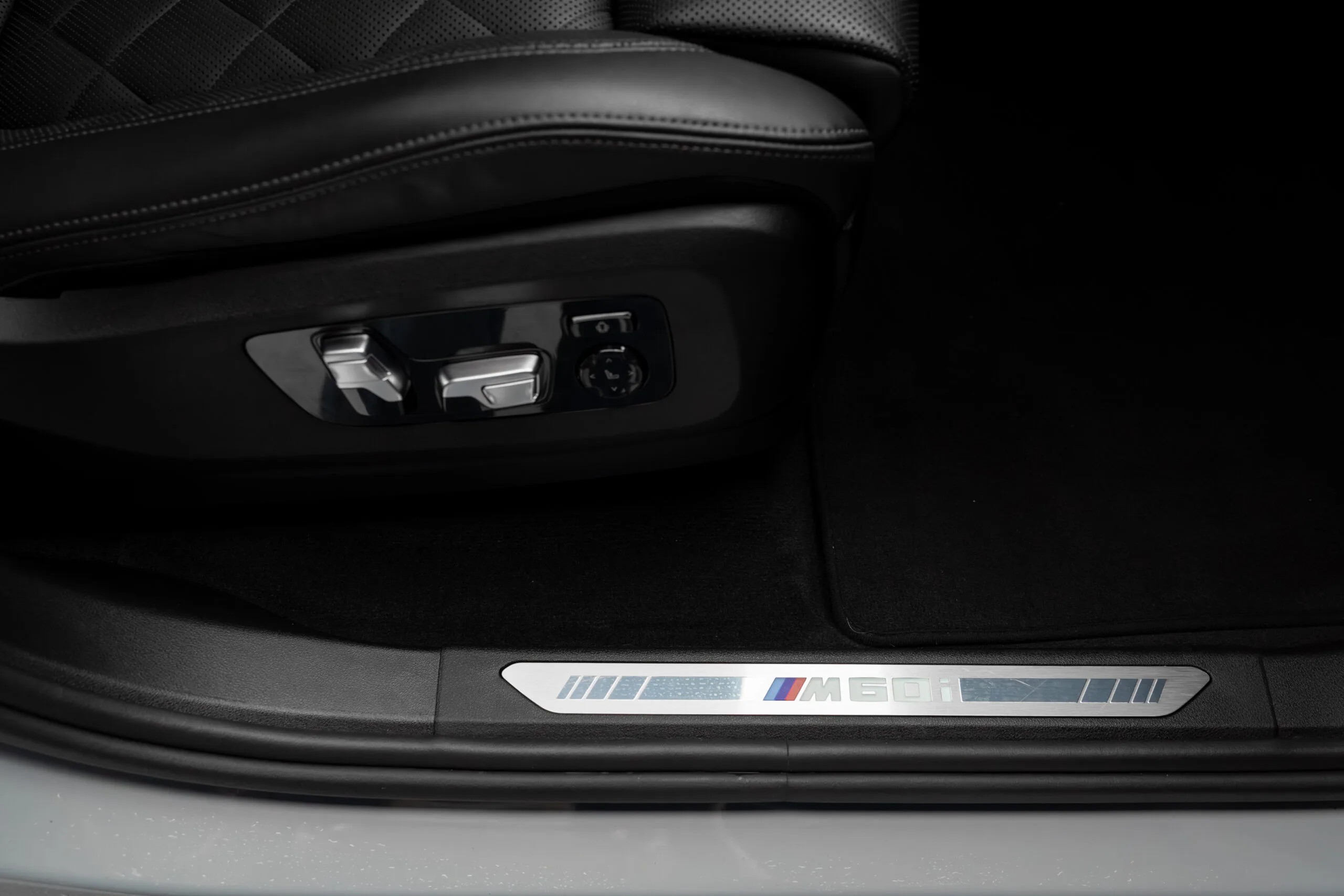 2023 BMW X5 M60i, 17/30