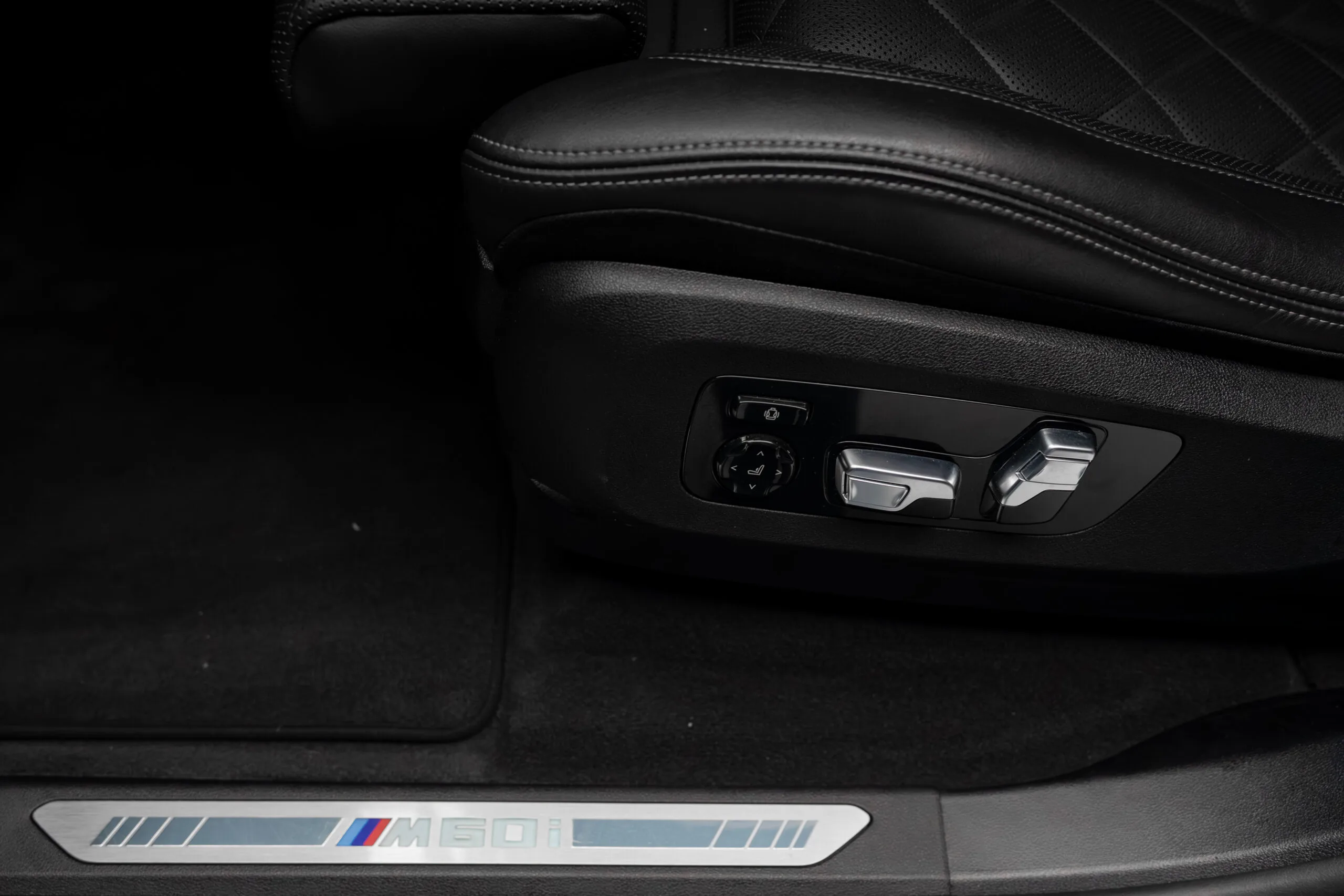 2023 BMW X5 M60i, 19/30