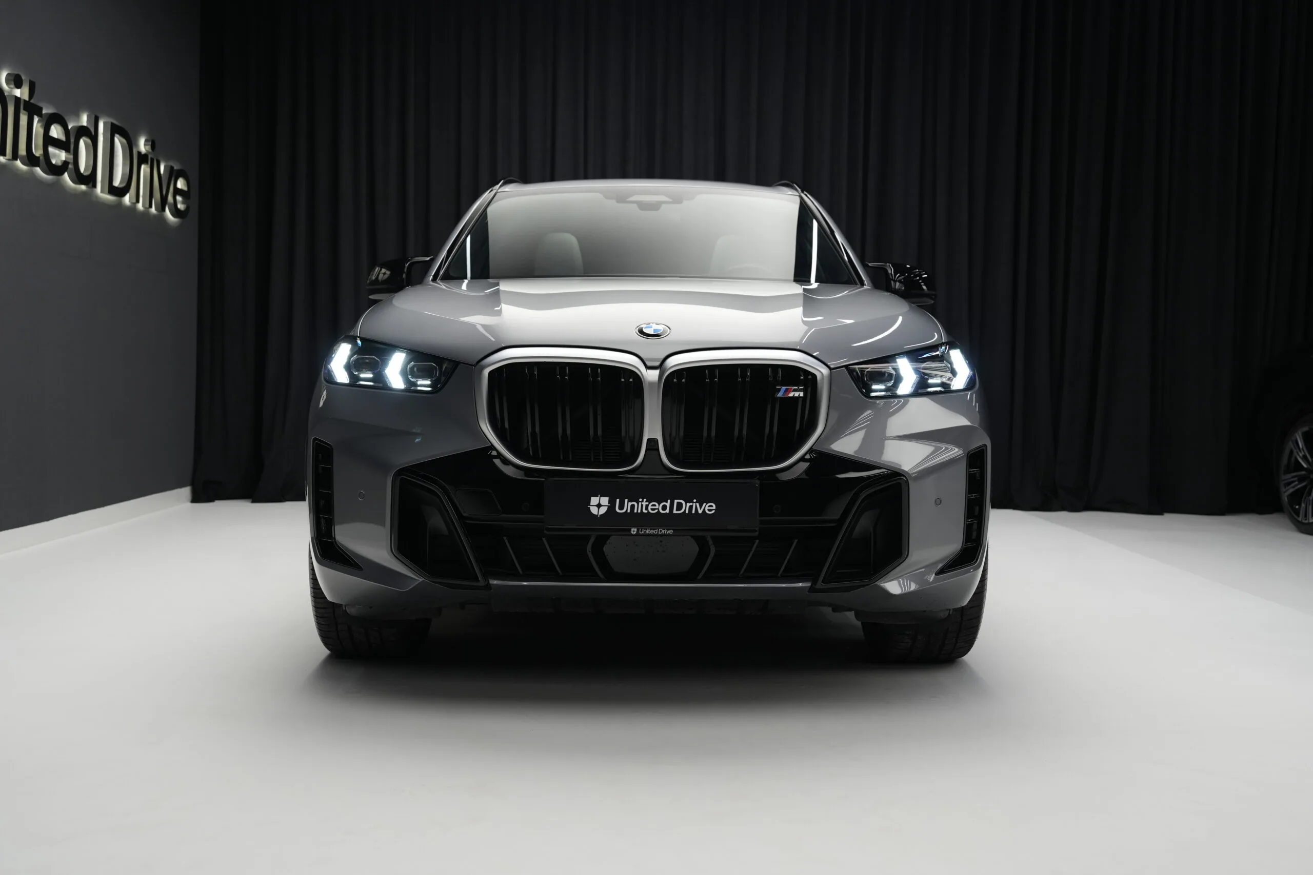 2023 BMW X5 M60i, 2/30