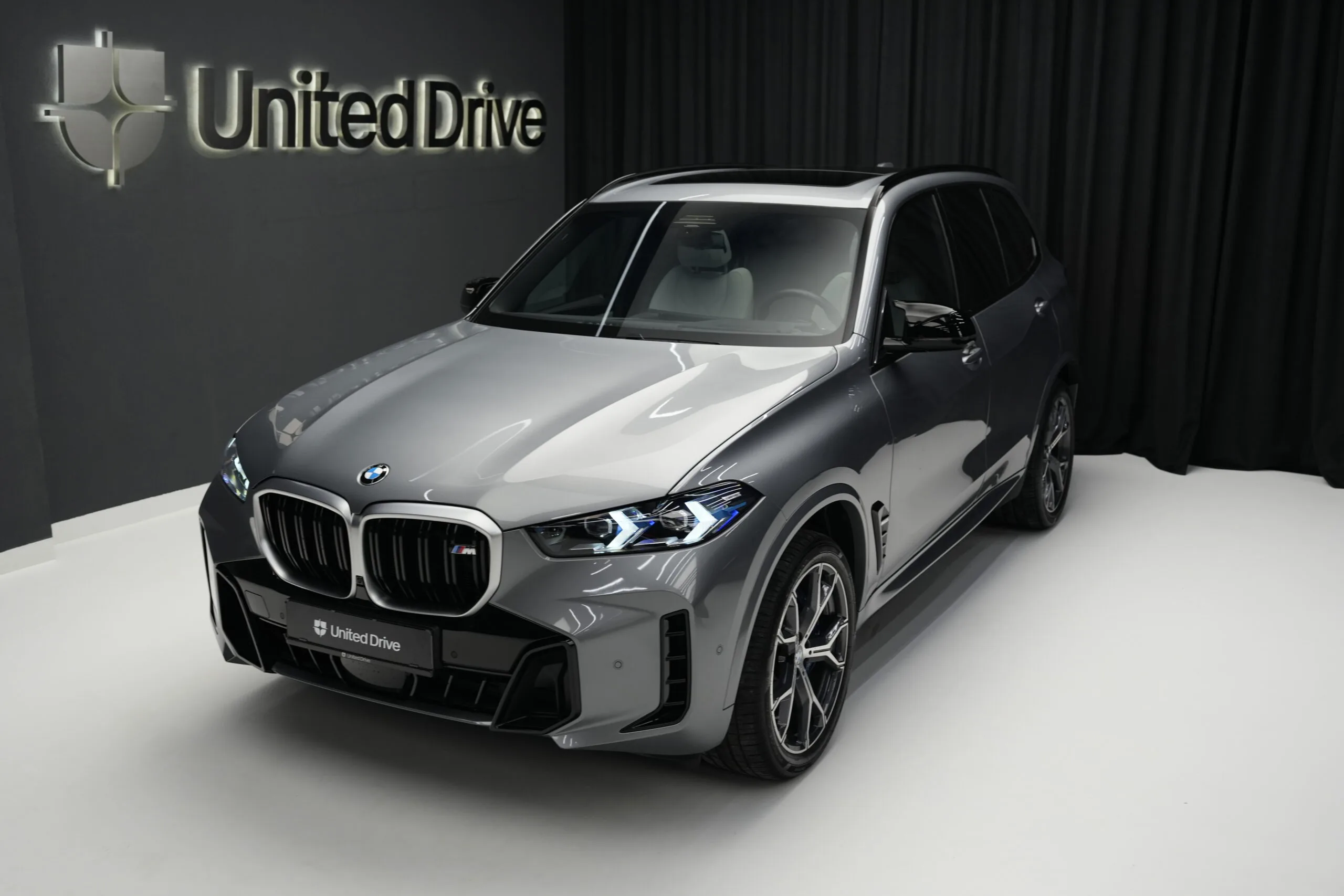 2023 BMW X5 M60i, 3/30