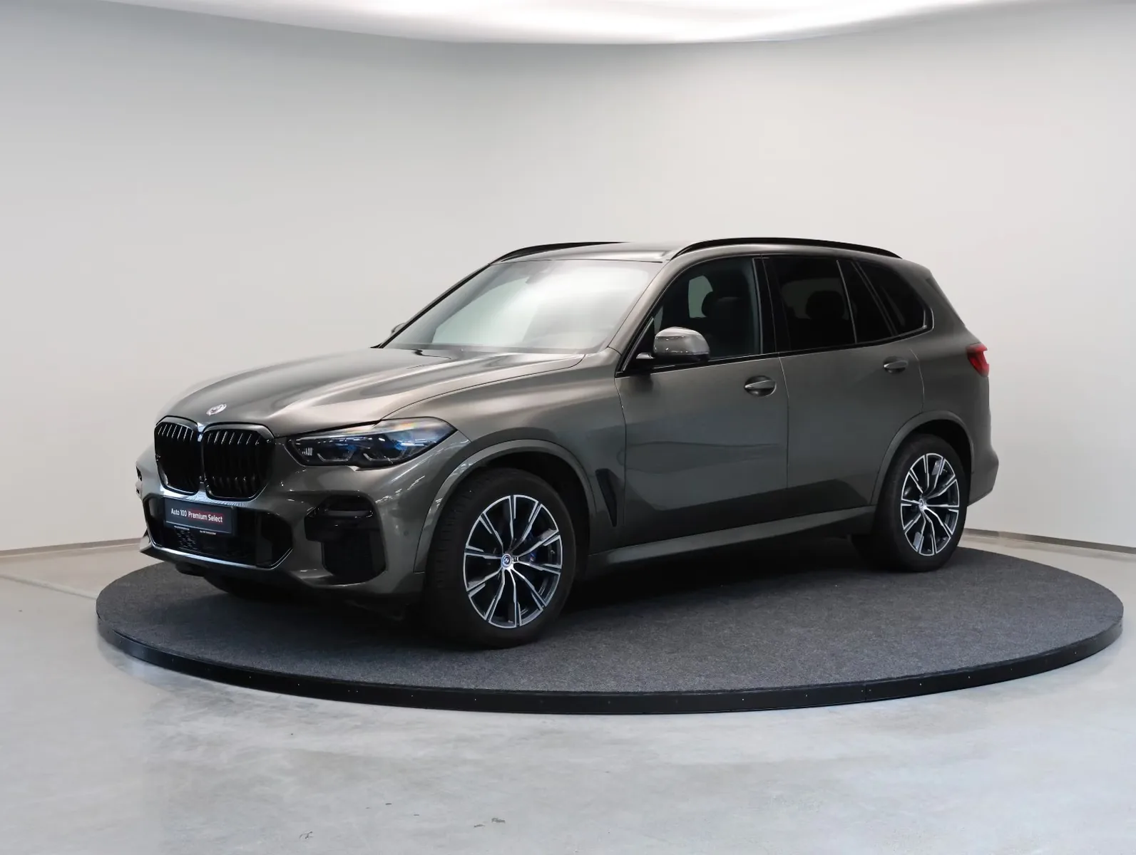 2023 BMW X5 xDrive30d M Sport angeboten von einem Fachhändler in Tallinn, Estland, Hauptfoto