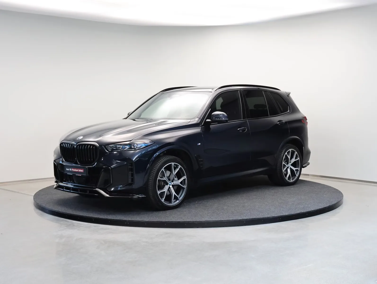 2023 BMW X5 xDrive30d M Sport angeboten von einem Fachhändler in Tallinn, Estland, Hauptfoto