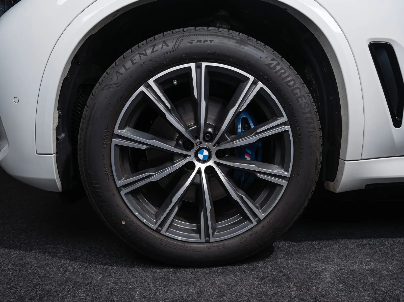 2023 BMW X5 xDrive30d M Sport, 7/13