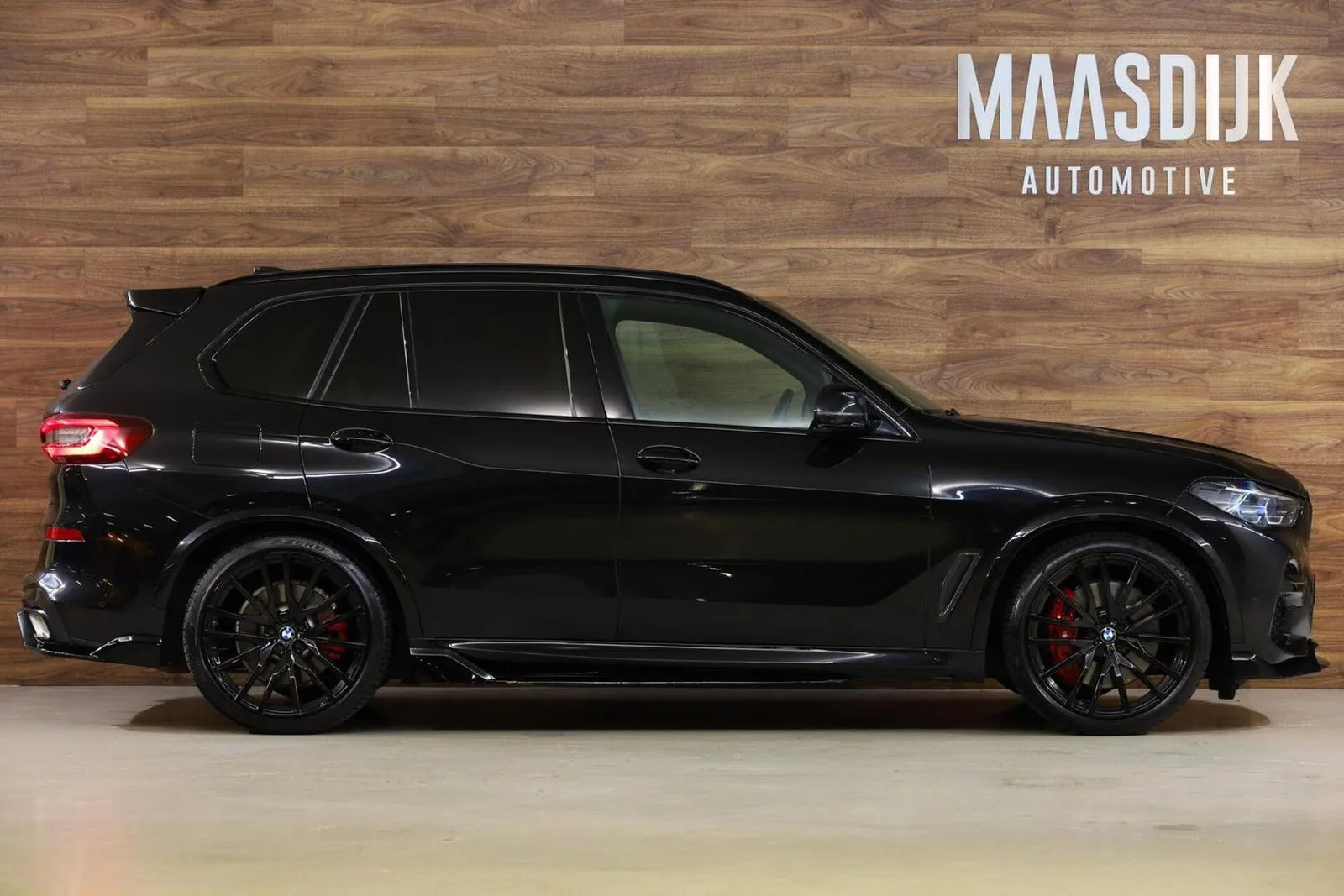 2023 BMW X5 xDrive45e M Sport, 2/30