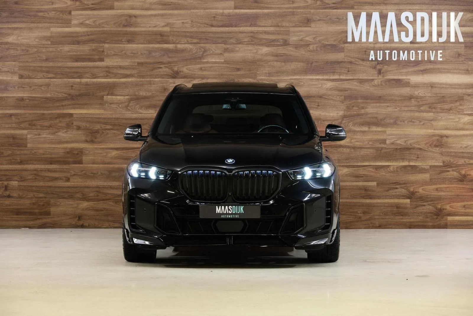 2023 BMW X5 xDrive50e M Sport, 2/30