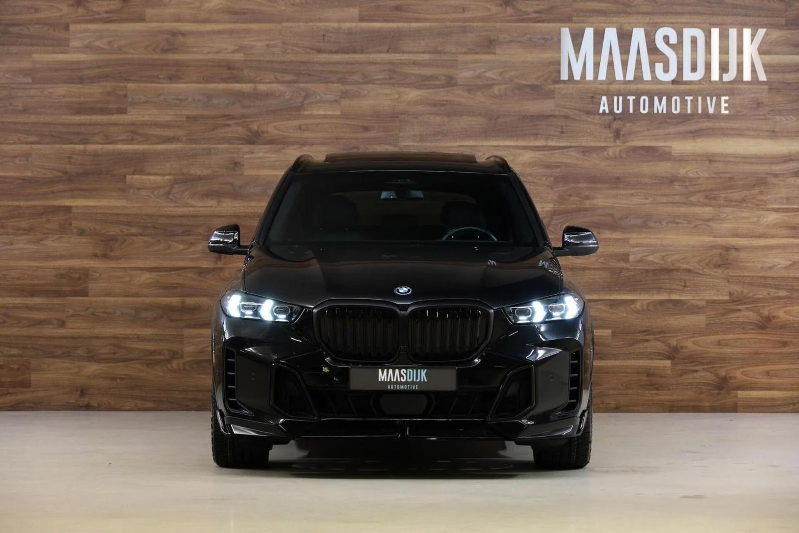 2023 BMW X5 xDrive50e M Sport, 2/30
