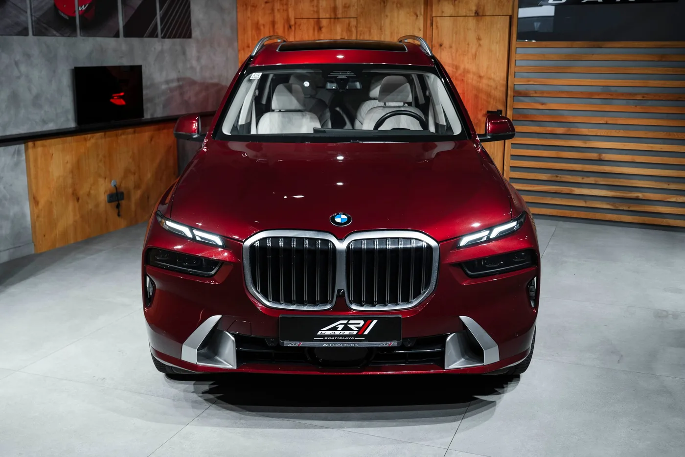 2023 BMW X7 40i angeboten von einem Fachhändler in Bratislava, Slowakei, Foto 3 von 15