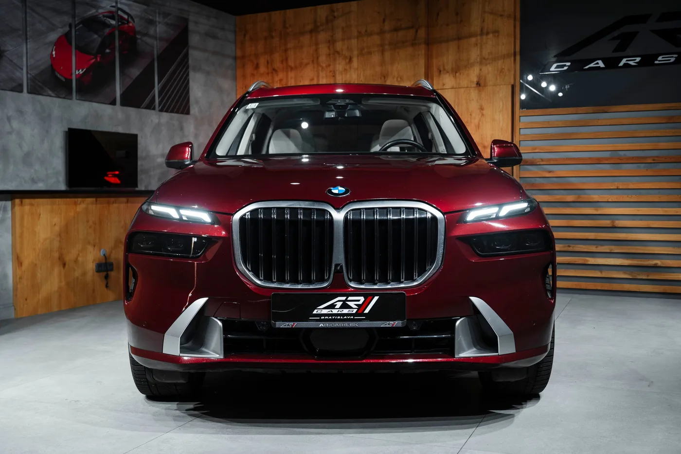 2023 BMW X7 40i angeboten von einem Fachhändler in Bratislava, Slowakei, Foto 4 von 15