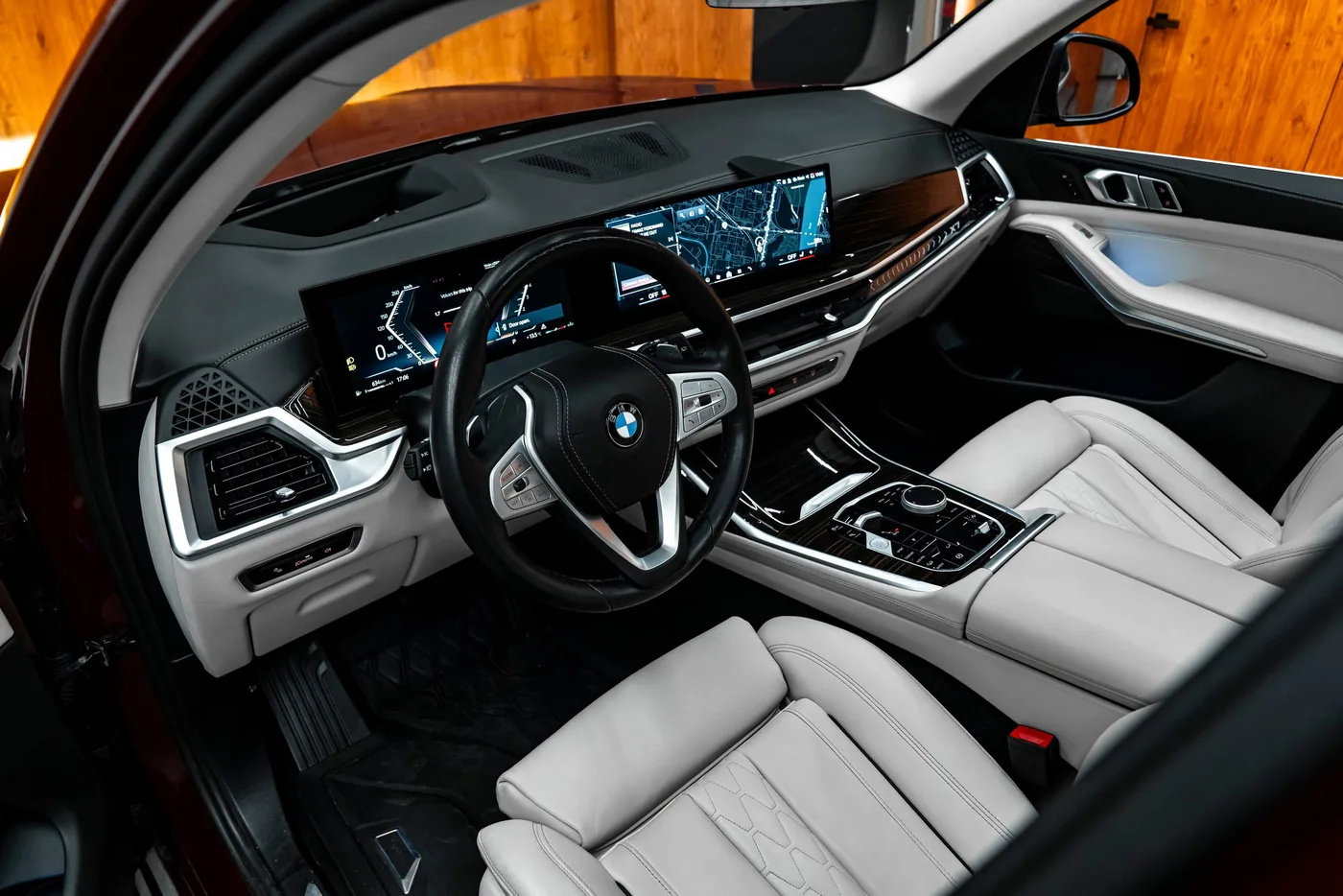 2023 BMW X7 40i angeboten von einem Fachhändler in Bratislava, Slowakei, Foto 9 von 15
