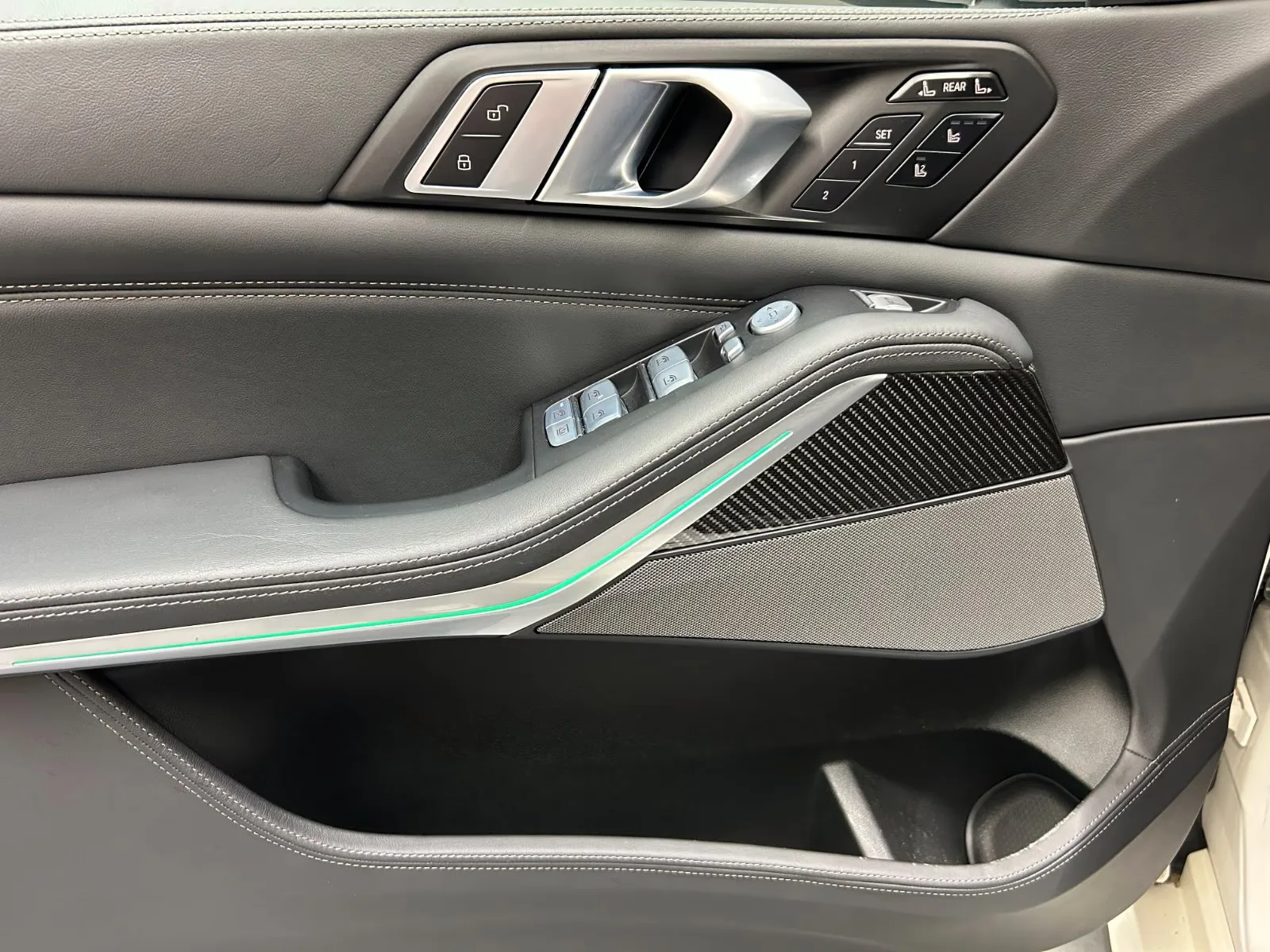 2023 BMW X7 M60i, 11/27