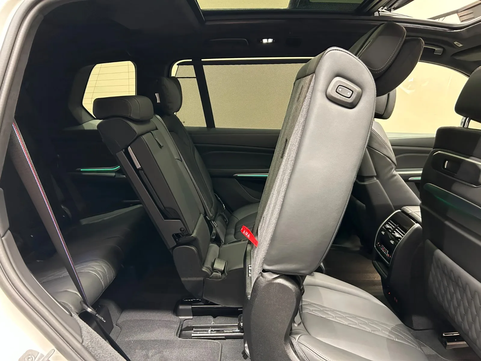 2023 BMW X7 M60i, 17/27