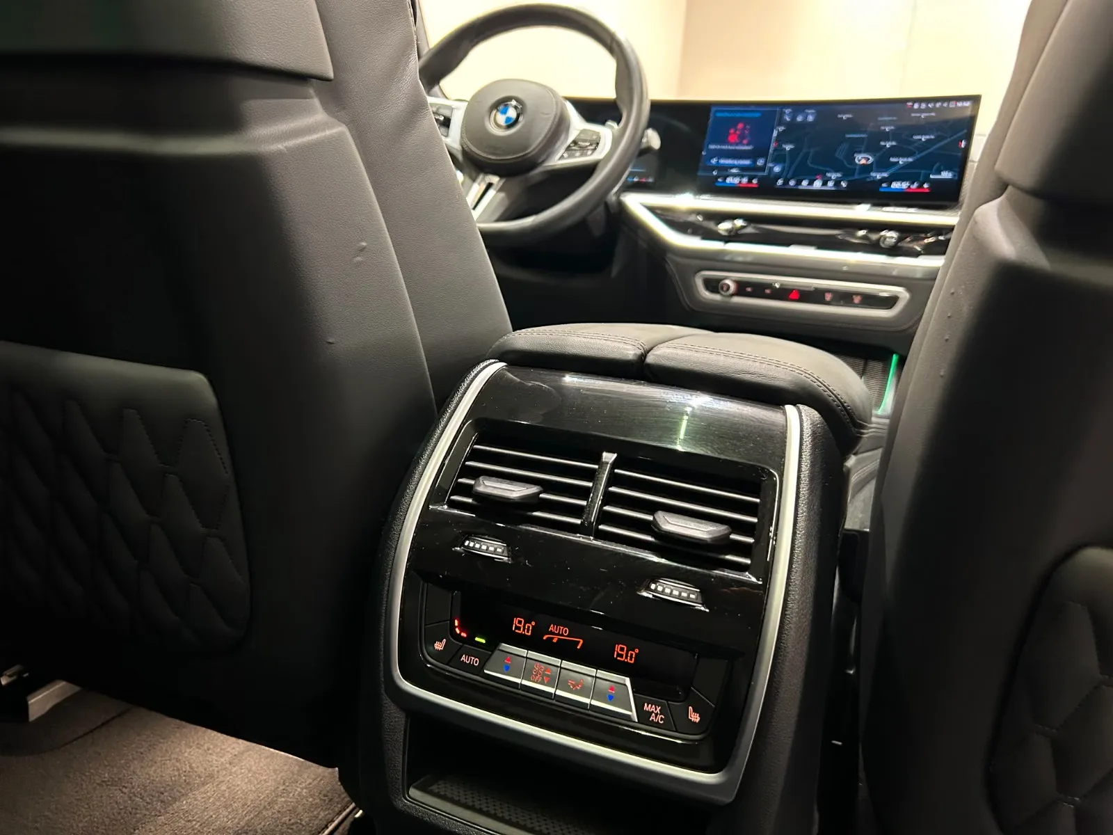 2023 BMW X7 M60i, 18/27
