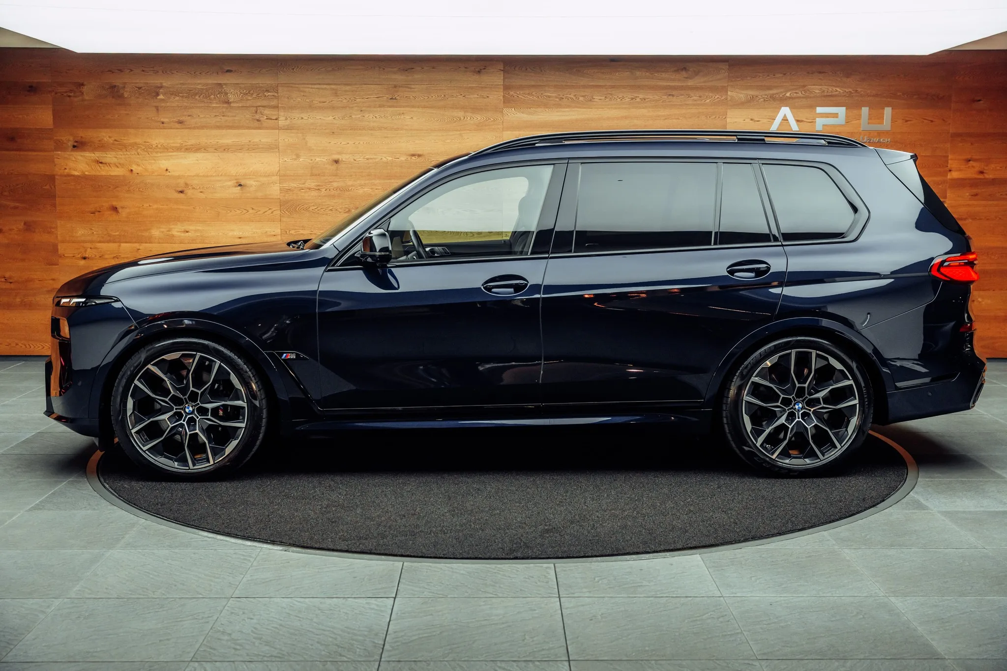 2023 BMW X7 M60i, 4/21