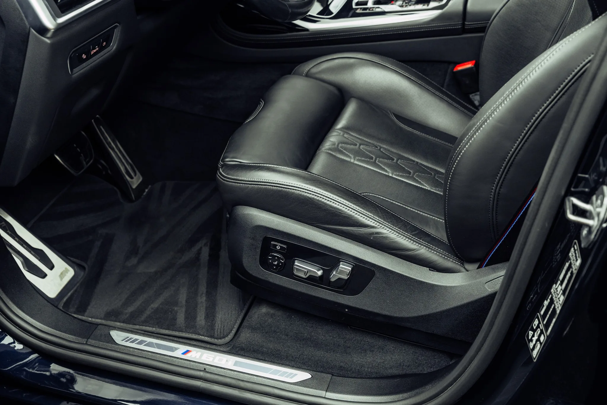 2023 BMW X7 M60i, 9/21