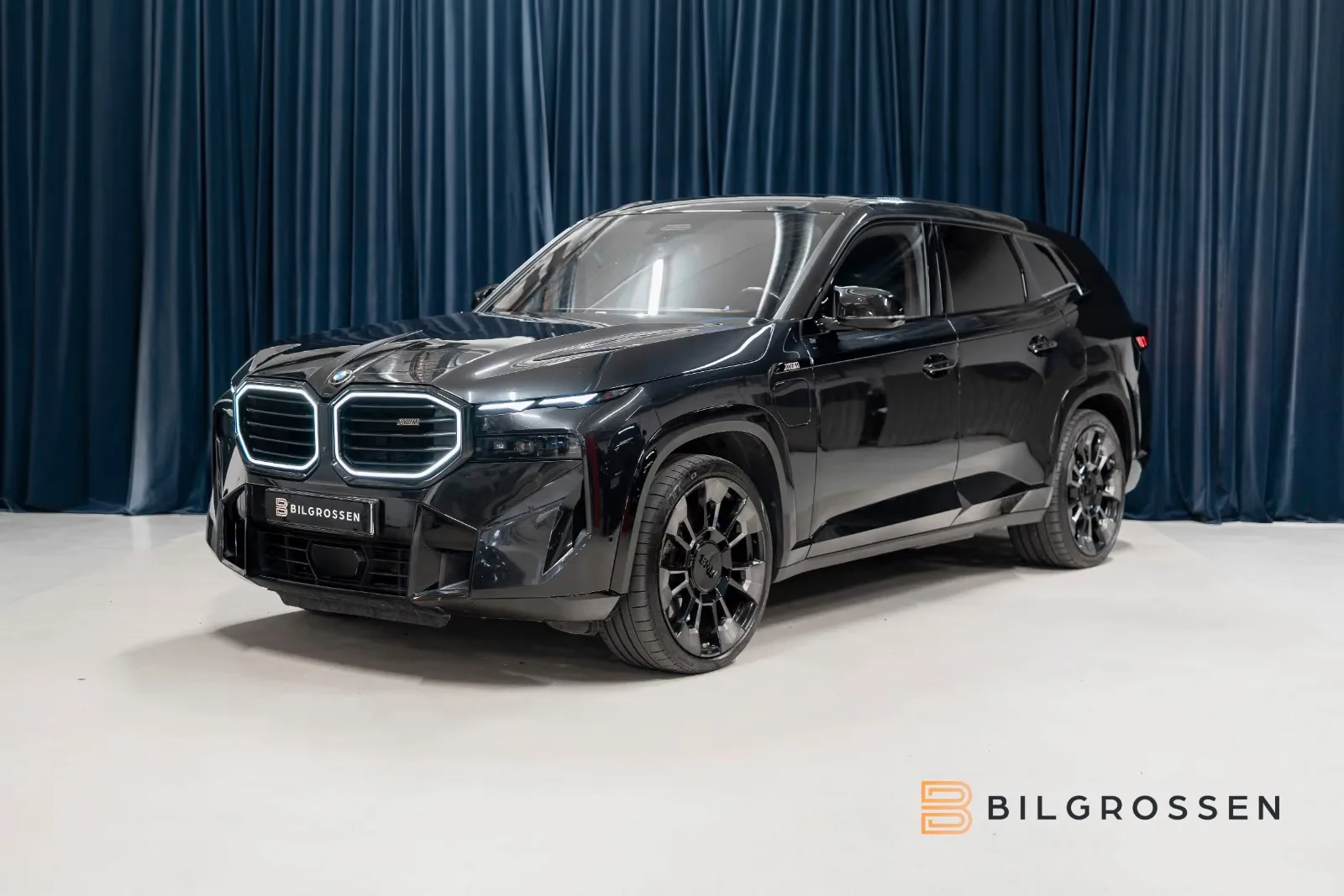 2023 BMW XM proposée par un concessionnaire spécialisé à Täby, Suède, photo principale