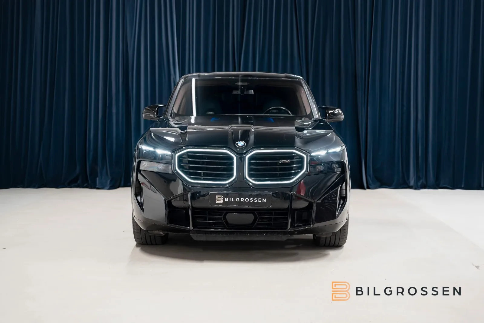 2023 BMW XM, 8/20