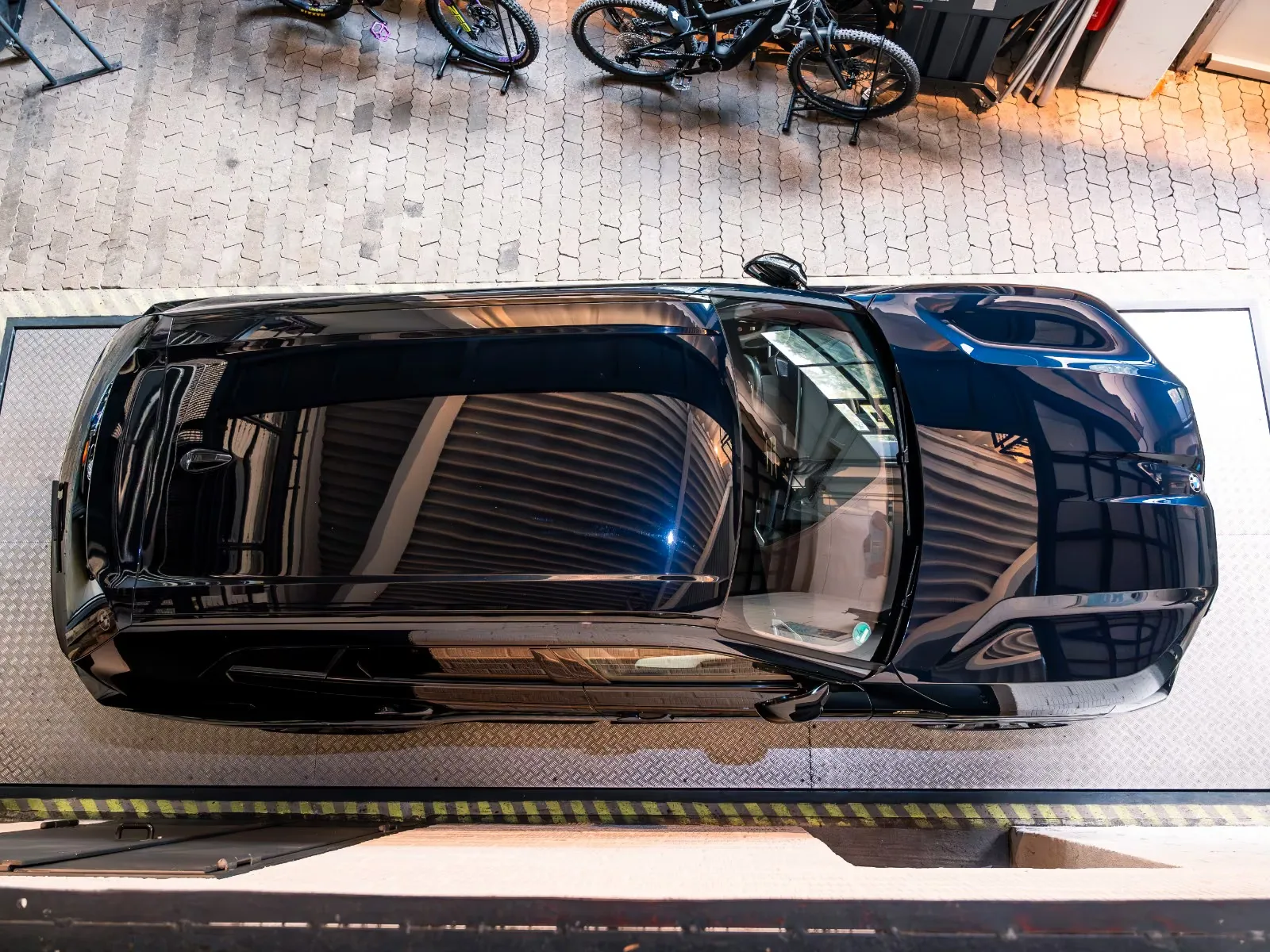 2023 BMW XM, 3/30