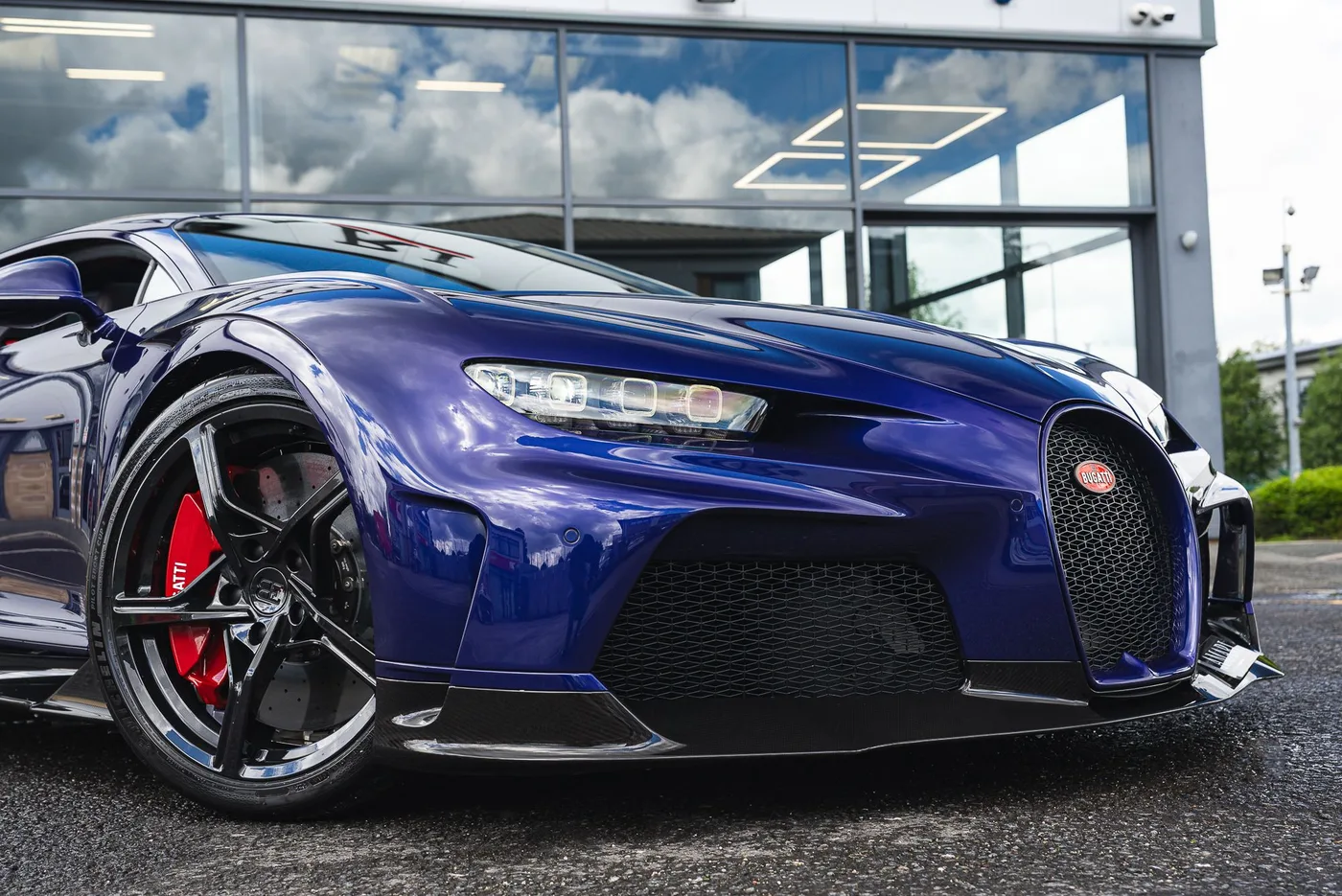 2023 Bugatti Chiron Super Sport offered by a supercar dealer in Preston, United Kingdom, photo 14 of 25