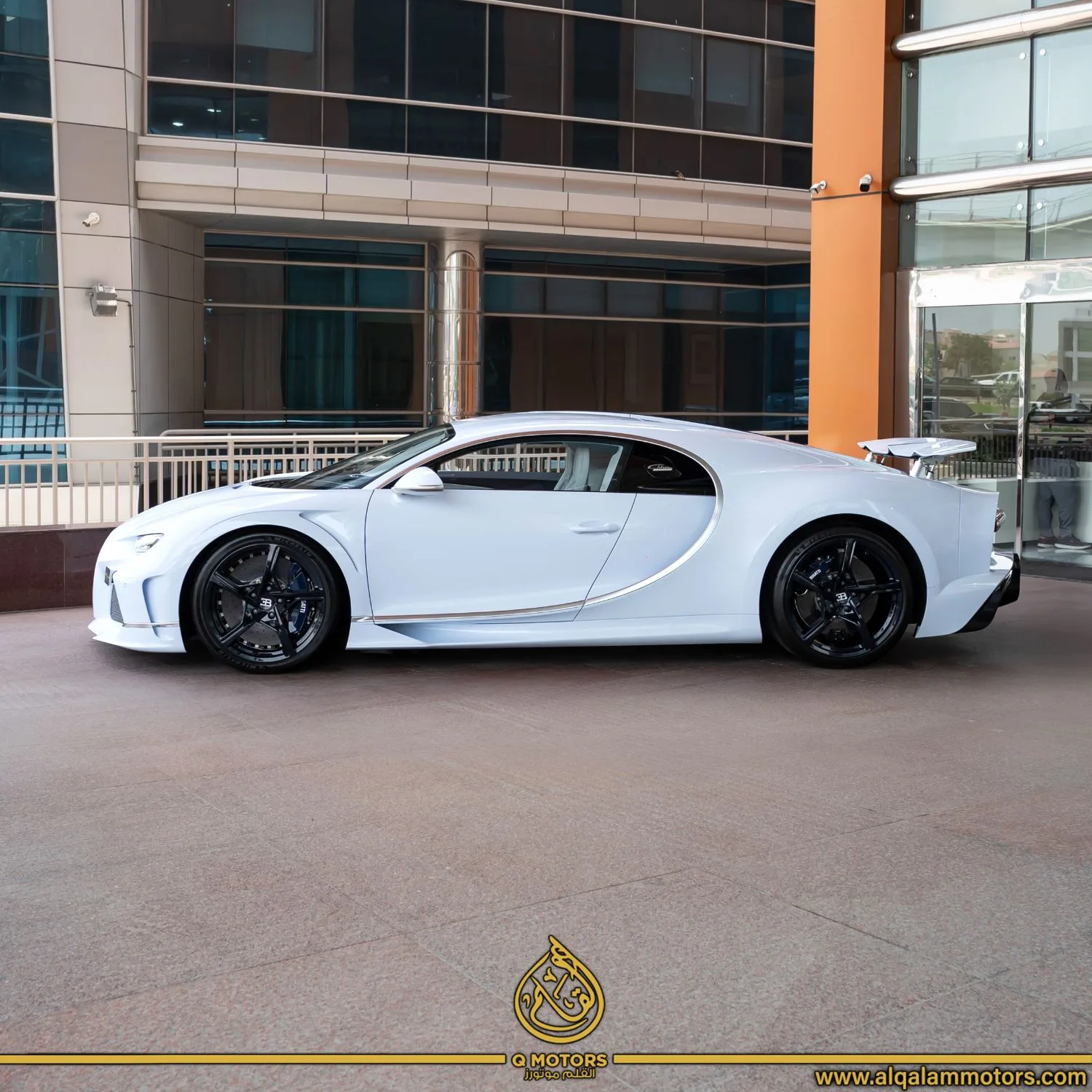 2023 Bugatti Chiron Super Sport offered by a specialist dealer in Dubai, United Arab Emirates, photo 5 of 19