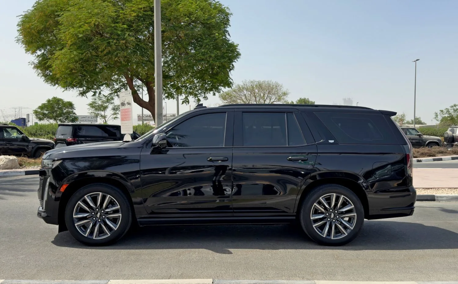 2023 Cadillac Escalade Sport Platinum offered by a specialist dealer in Dubai, United Arab Emirates, photo 4 of 14