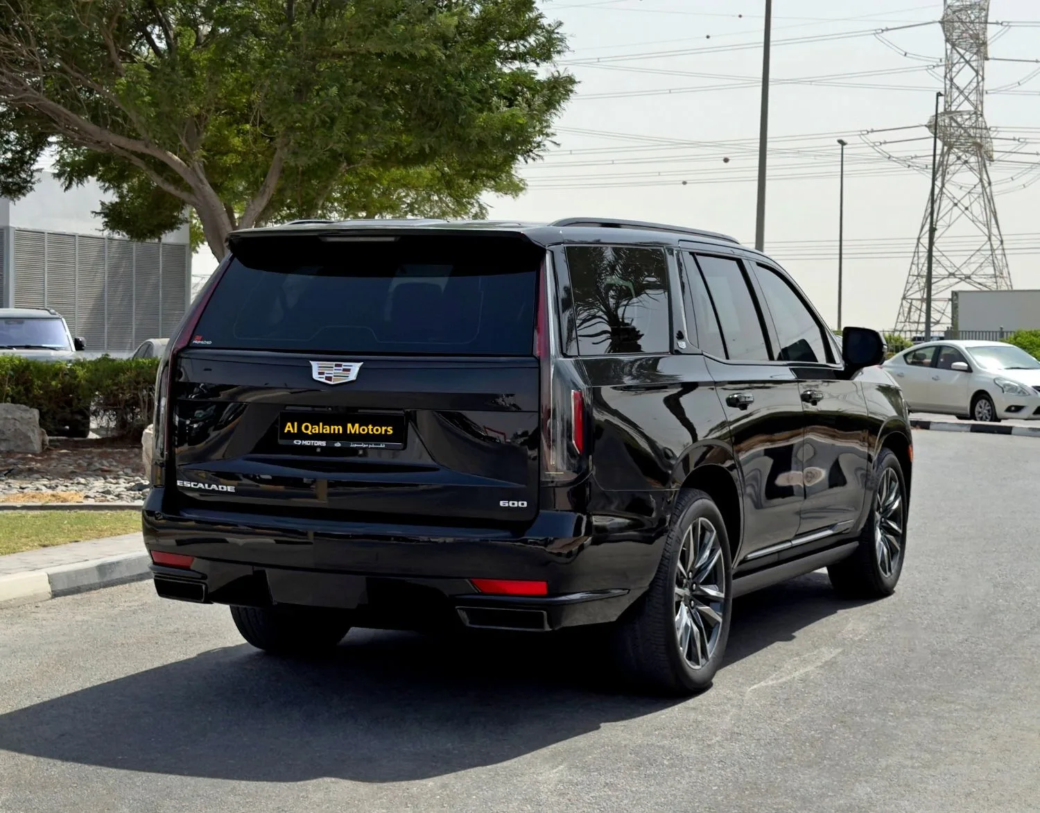 2023 Cadillac Escalade Sport Platinum offered by a specialist dealer in Dubai, United Arab Emirates, photo 5 of 14