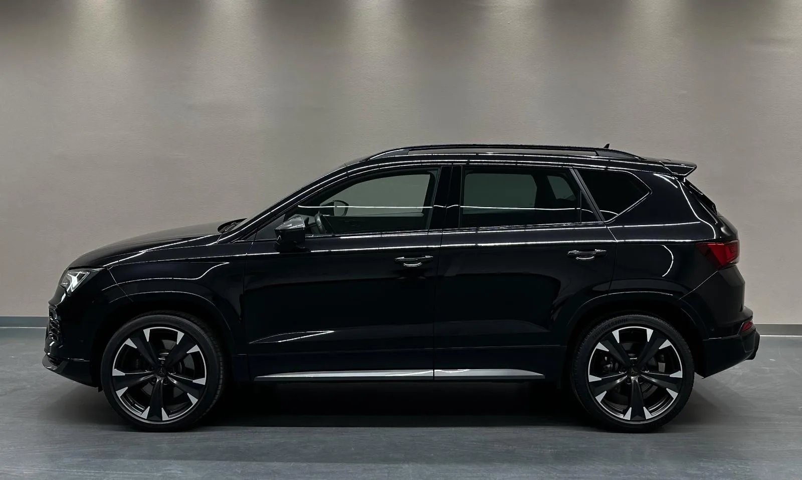 2023 Cupra Ateca VZ Tribe Edition, 4/27