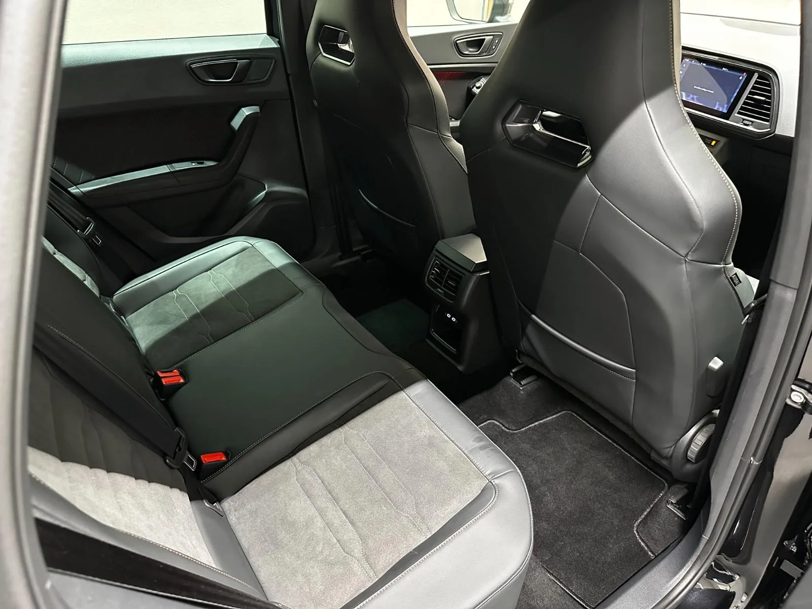 2023 Cupra Ateca VZ Tribe Edition, 19/27