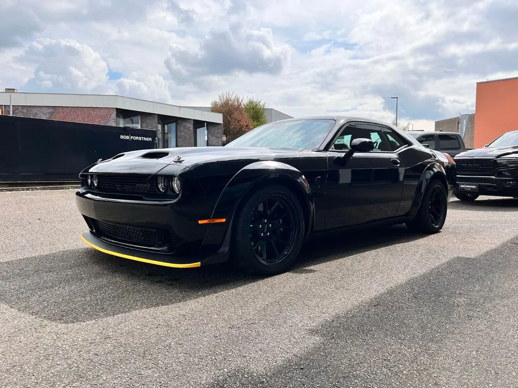 2023 Dodge Challenger SRT Hellcat Redeye Widebody Jailbreak proposée par un concessionnaire spécialisé à Stuttgart, Allemagne, photo principale