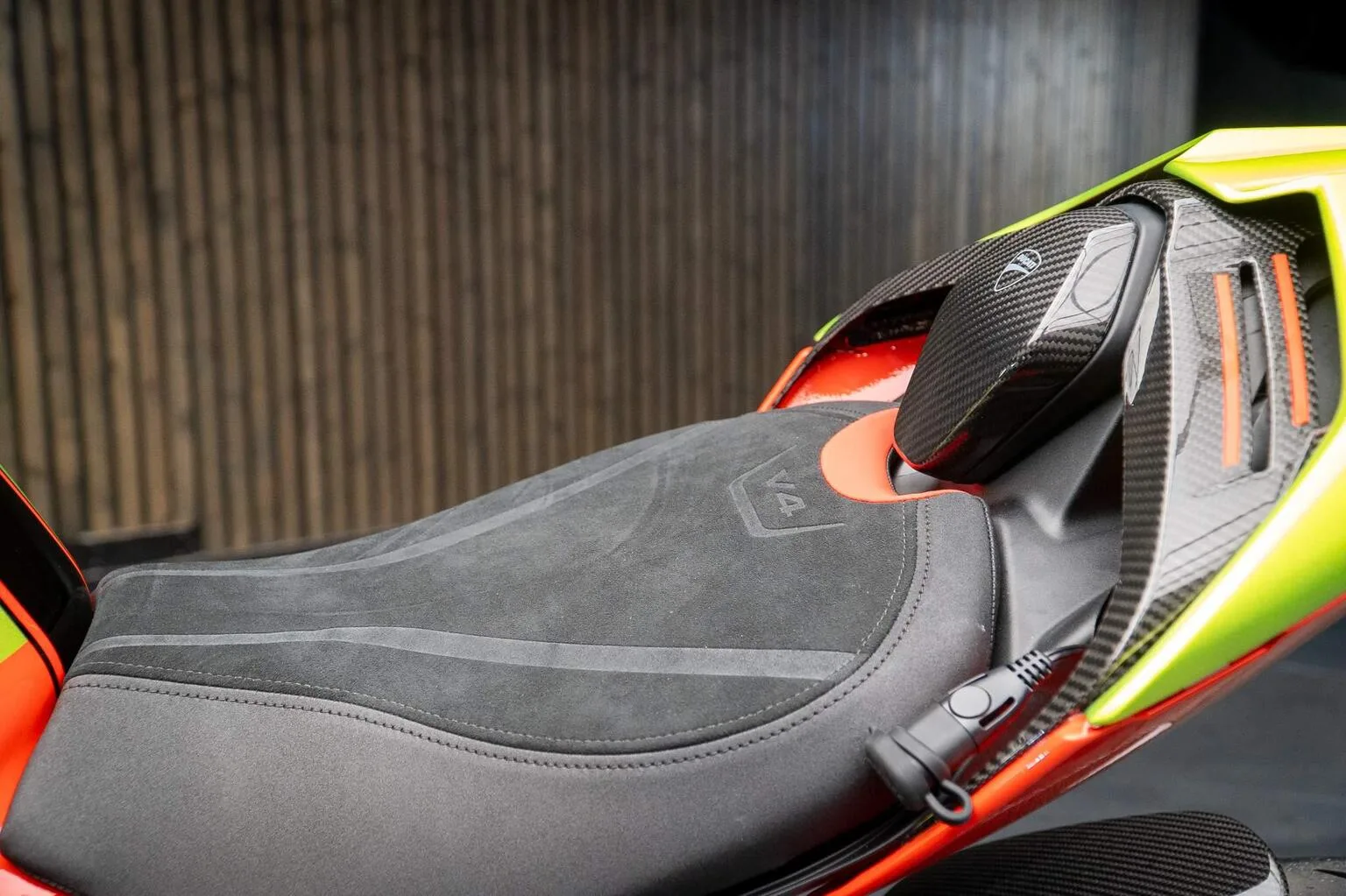 2023 Ducati Streetfighter V4 Lamborghini, 6/15