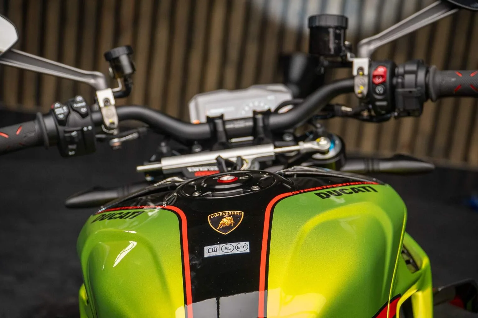 2023 Ducati Streetfighter V4 Lamborghini, 10/15