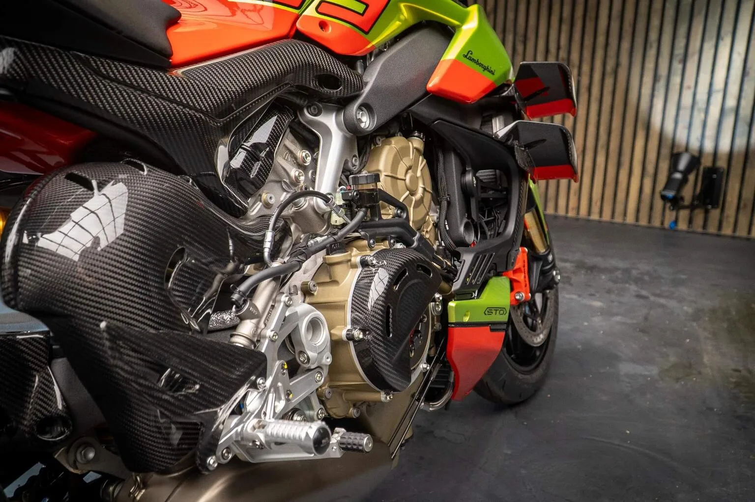 2023 Ducati Streetfighter V4 Lamborghini, 14/15