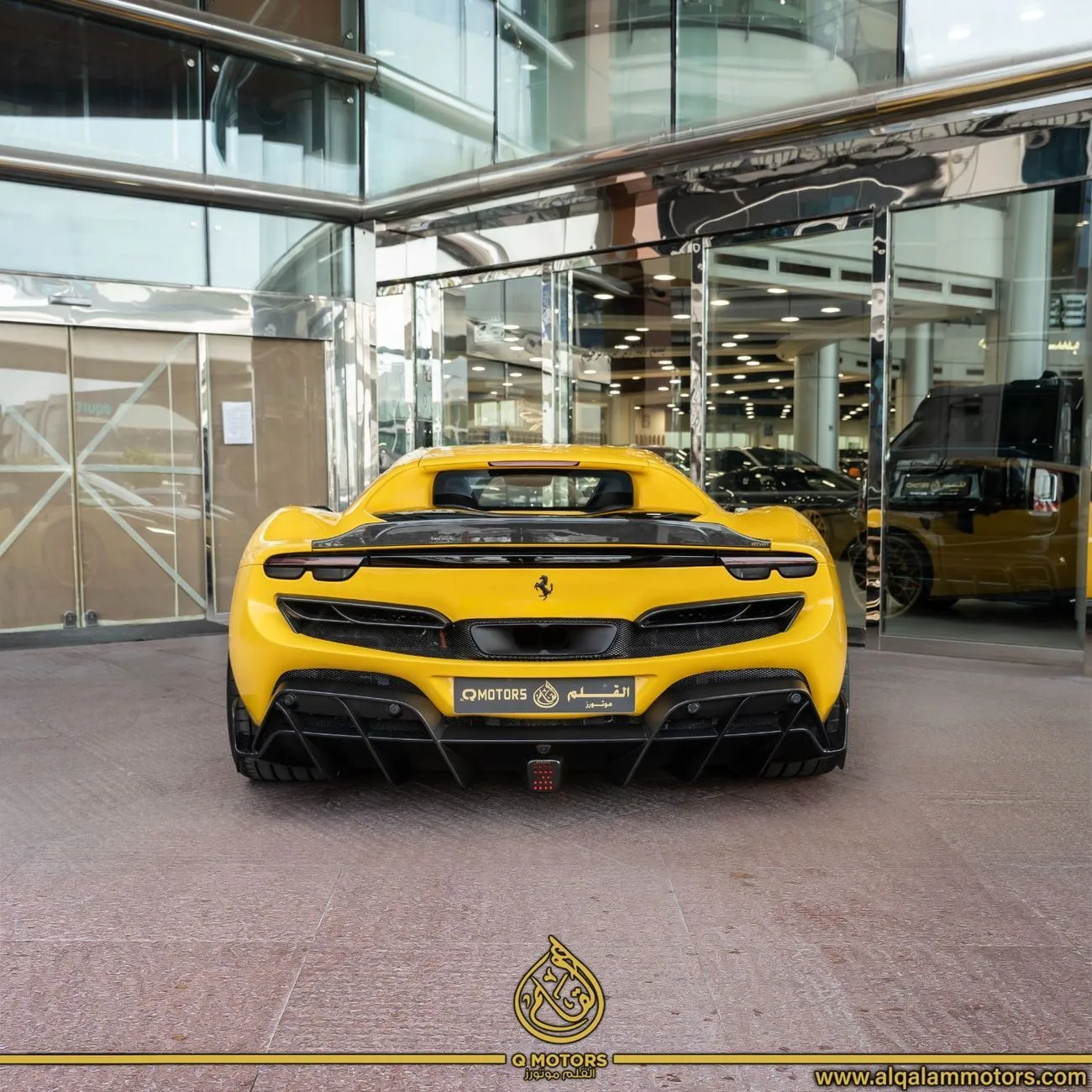 2023 Ferrari 296 GTB angeboten von einem Fachhändler in Dubai, Vereinigte Arabische Emirate, Foto 5 von 18