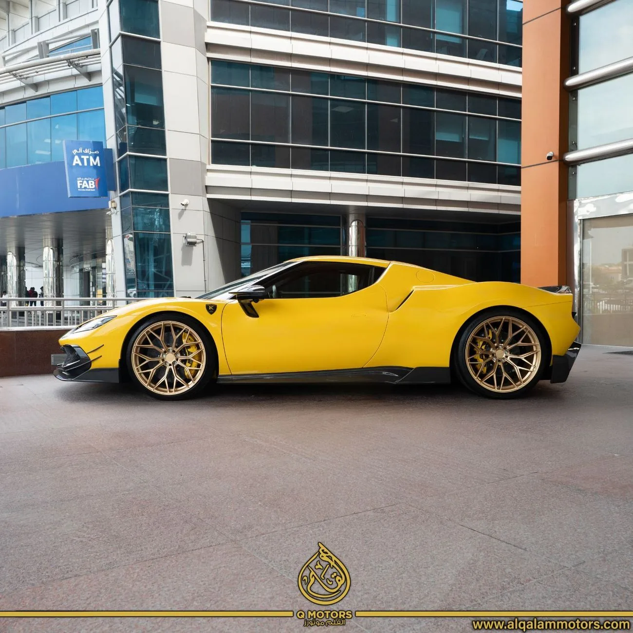 2023 Ferrari 296 GTB angeboten von einem Fachhändler in Dubai, Vereinigte Arabische Emirate, Foto 6 von 18
