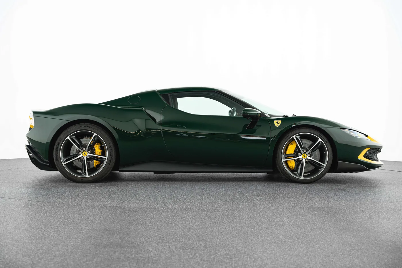 2023 Ferrari 296 GTB Assetto Fiorano offered by a specialist dealer in Singen, Germany, photo 4 of 15