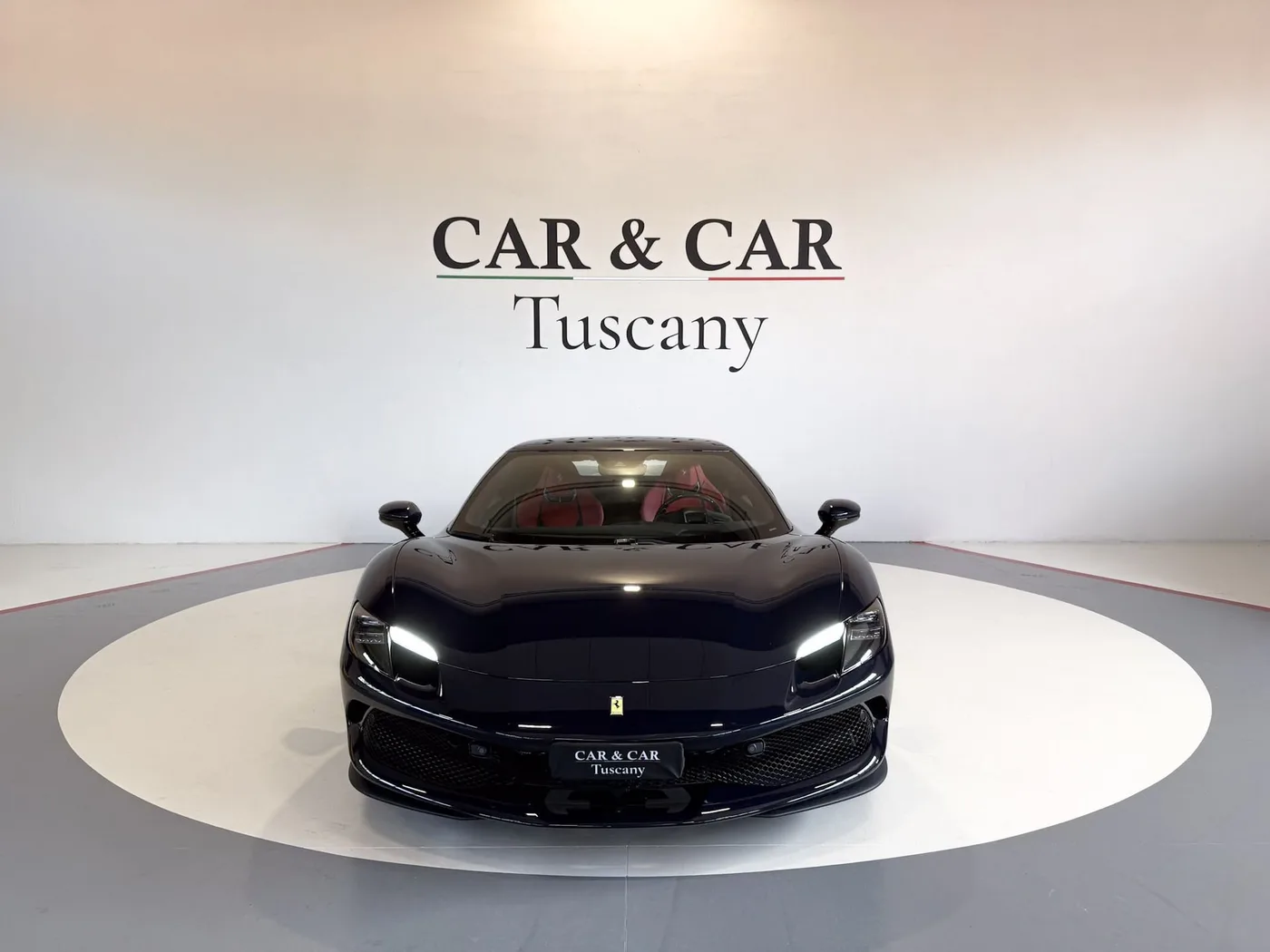 2023 Ferrari 296 GTB proposée par un concessionnaire spécialisé à Lucca, Italie, photo 3 sur 25