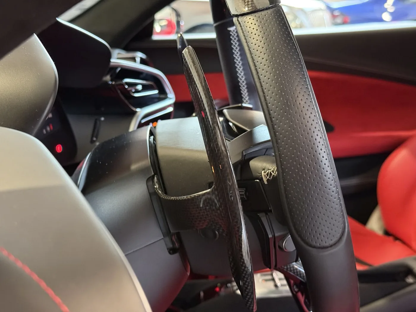 2023 Ferrari 296 GTB proposée par un concessionnaire spécialisé à Lucca, Italie, photo 20 sur 25