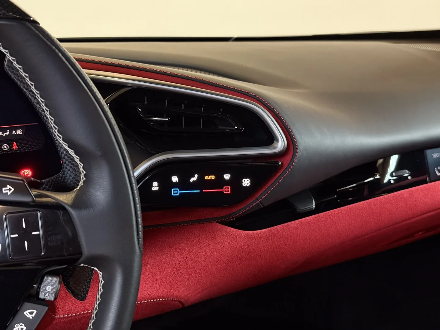 2023 Ferrari 296 GTB proposée par un concessionnaire spécialisé à Lucca, Italie, photo 22 sur 25
