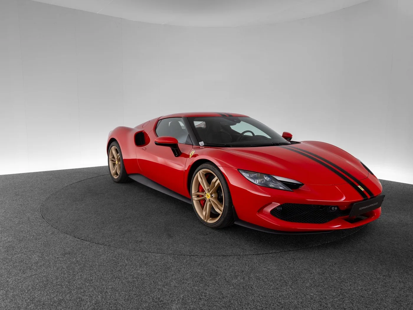 2023 Ferrari 296 GTB proposée par un concessionnaire spécialisé à Singen, Allemagne, photo 3 sur 15