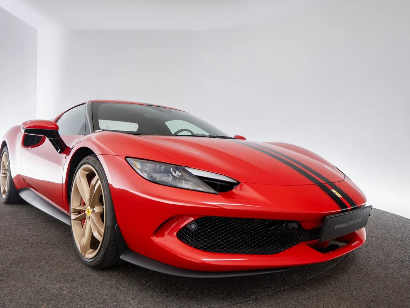 2023 Ferrari 296 GTB proposée par un concessionnaire spécialisé à Singen, Allemagne, photo 14 sur 15