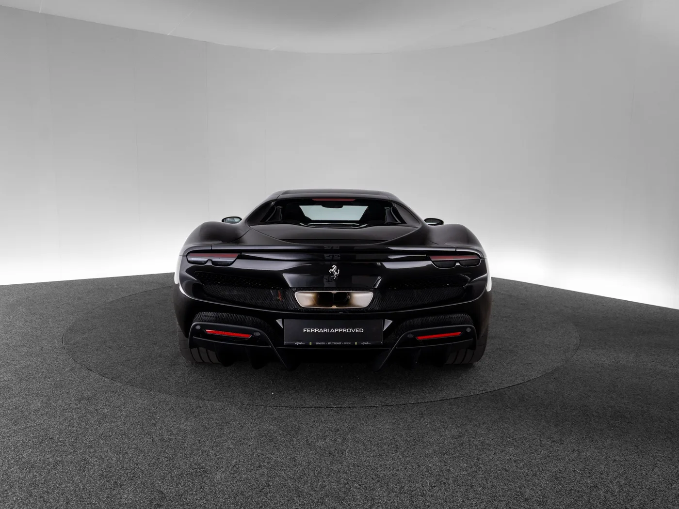 2023 Ferrari 296 GTB proposée par un concessionnaire spécialisé à Singen, Allemagne, photo 6 sur 15